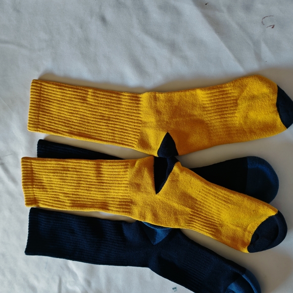 New Polo by Ralph Lauren  Navy and Yellow Socks set of 2 - Picture 11 of 11